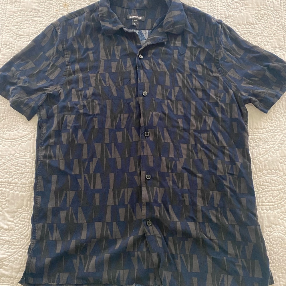 Mens button up - Picture 3 of 3